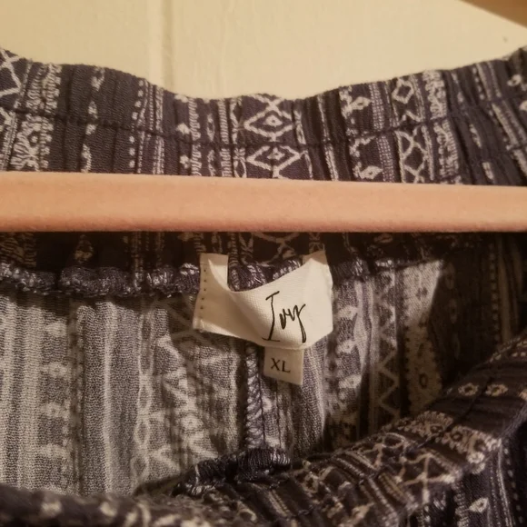 Aztec pants - Picture 2 of 2